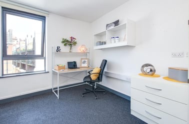 Fulham Palace Road, Hammersmith, London - Image 2